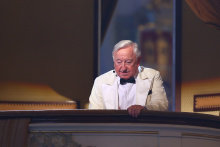Host Jiří Lábus